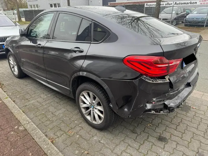 BMW X4 Heckschaden in Düsseldorf